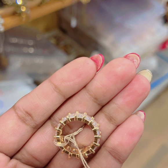 Ring - Picture 3 of 6